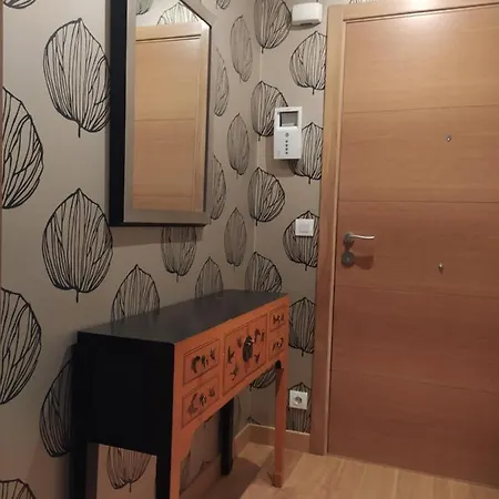 En El Centro Con Garaje Directo. *