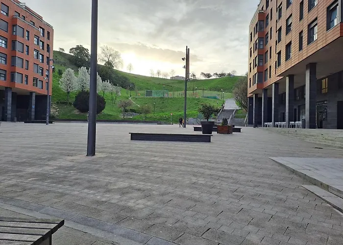 Apartment En El Centro Con Garaje Directo. *