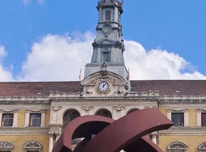 En El Centro Con Garaje Directo. Daire Bilbao